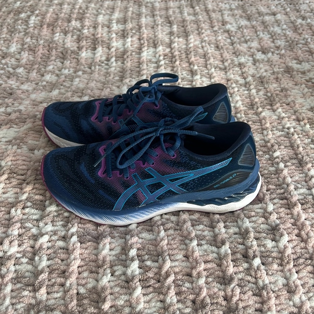 ASICS Gel-Nimbus 23 running shoes | Size 7.5